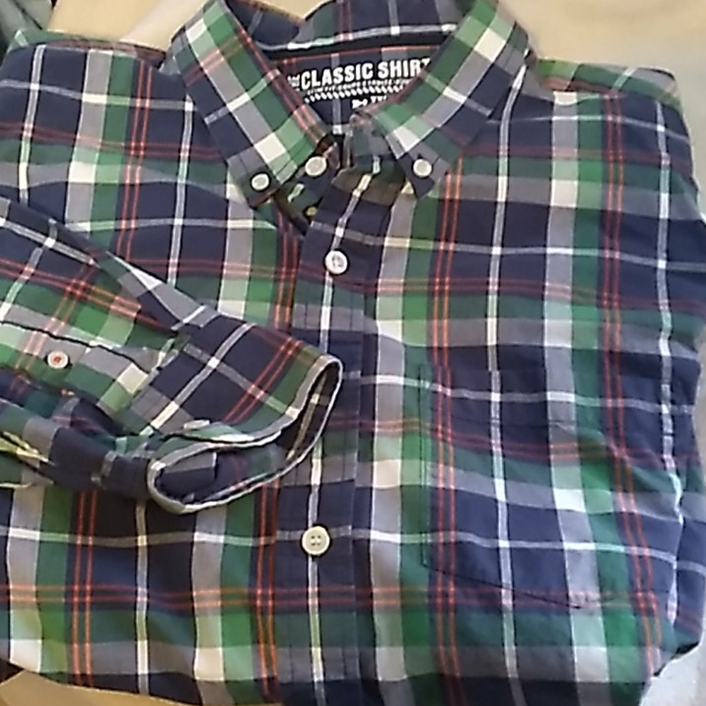 Men's Old Navy classic button down shirt